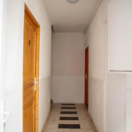 Apartment Confortables - Gare A 5 Min Pied - 20min De La - Terrasse
