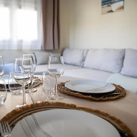 Apartment Confortables - Gare A 5 Min Pied - 20min De La - Terrasse