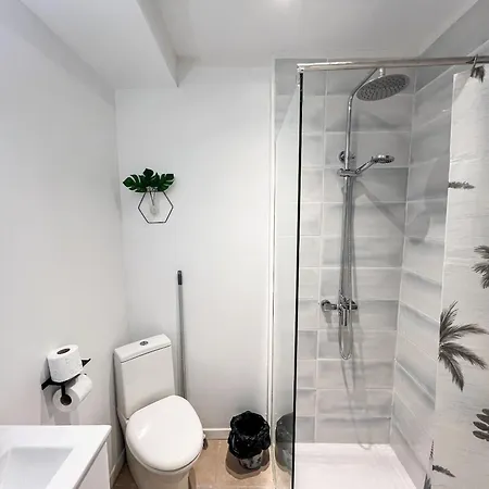 Confortables - Gare A 5 Min Pied - 20min De La - Terrasse דירה *